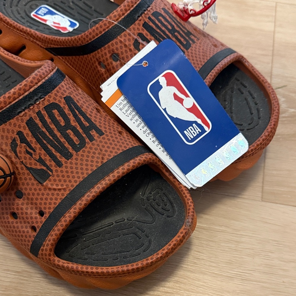 Crocs Unisex-Adult NBA Echo Slide Sandal- NWT men's 8/ women's 10 - Picture 3 of 10